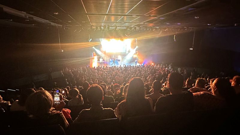 LEC Stage Concert Mode